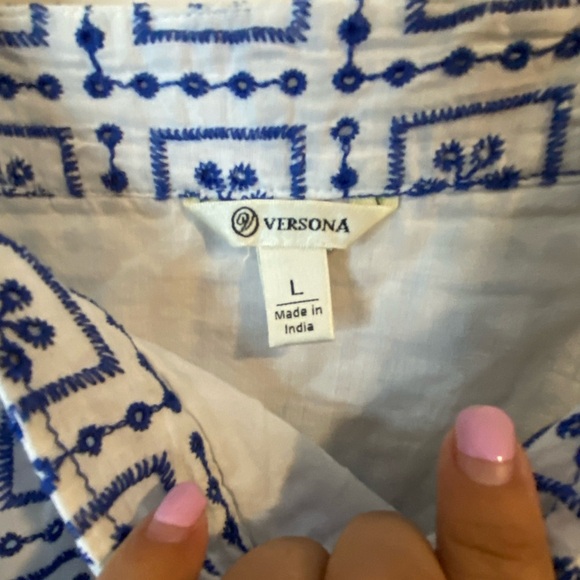 Versona White and Blue Patterned eyelet  Top size Large 100% cotton - Picture 3 of 10